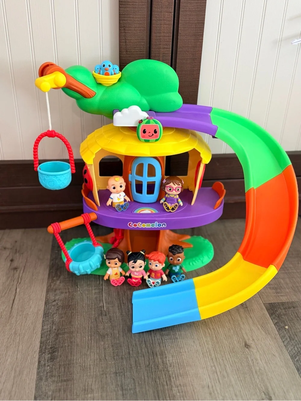 CoComelon Deluxe Clubhouse Playset - Features JJ and His Five Friends- Songs